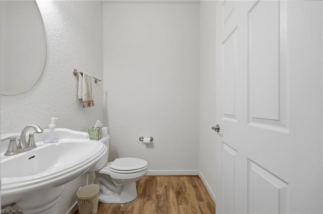 520 Dunning LN, Chesapeake, VA 23322