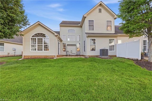 520 Dunning LN, Chesapeake, VA 23322