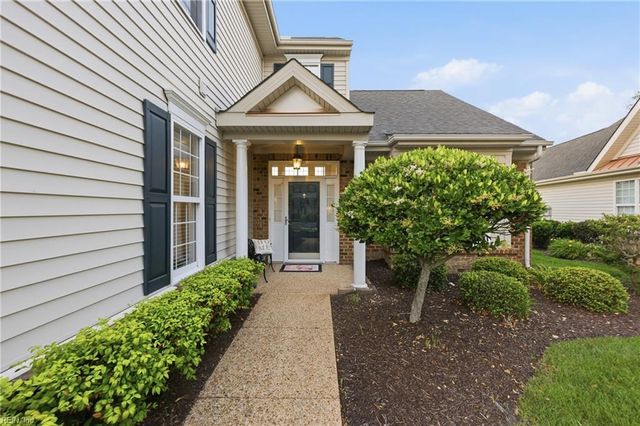 520 Dunning LN, Chesapeake, VA 23322
