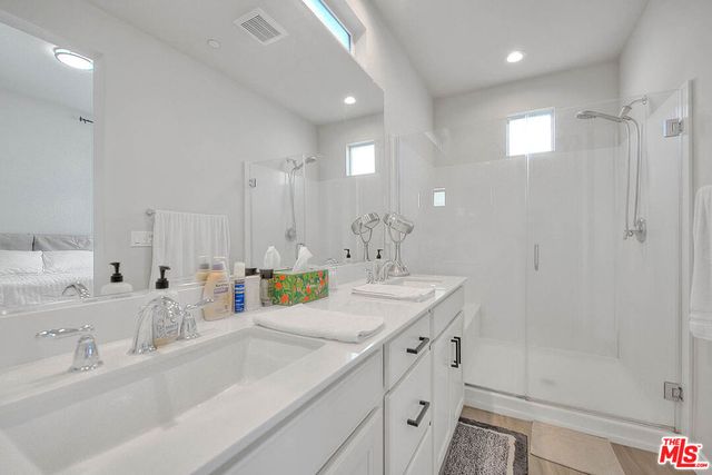 629 Daniel Freeman Circle, Inglewood, CA 90301