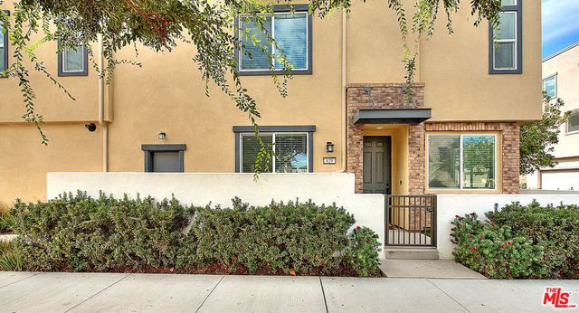 629 Daniel Freeman Circle, Inglewood, CA 90301