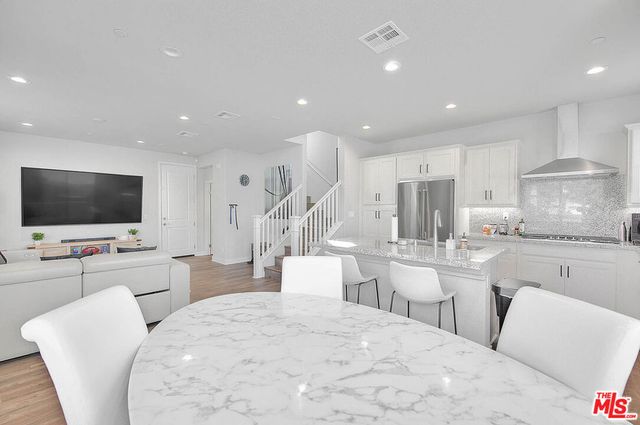 629 Daniel Freeman Circle, Inglewood, CA 90301