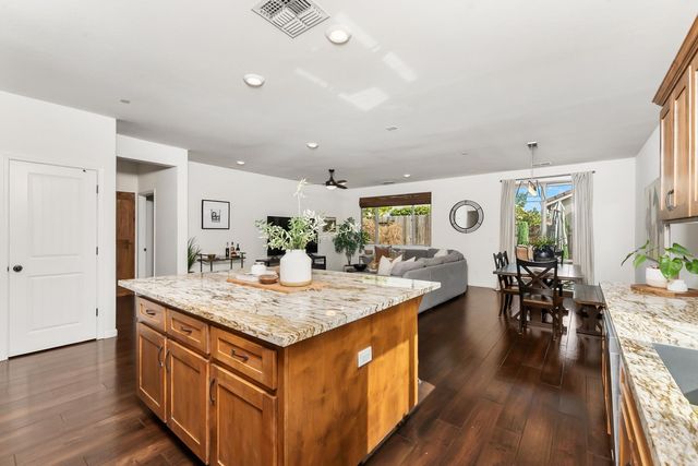 813 Stage Stop Loop, Rocklin, CA 95765