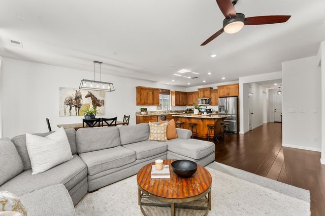 813 Stage Stop Loop, Rocklin, CA 95765