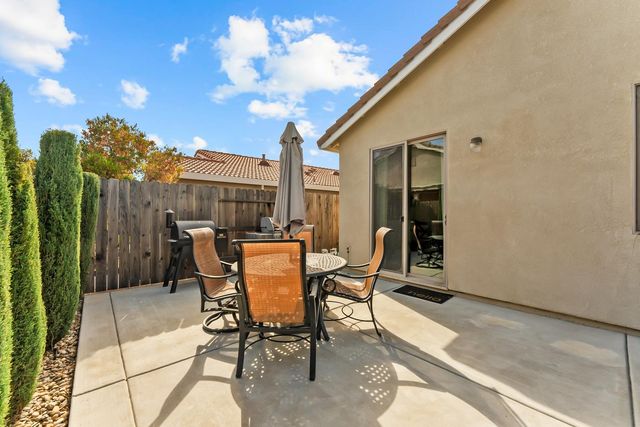 813 Stage Stop Loop, Rocklin, CA 95765