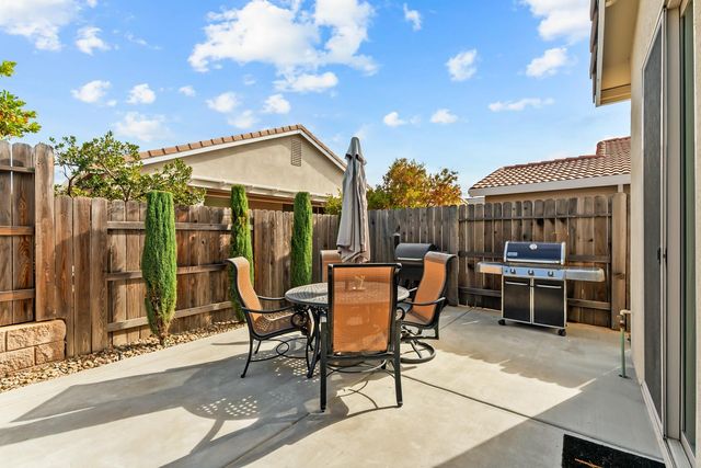 813 Stage Stop Loop, Rocklin, CA 95765