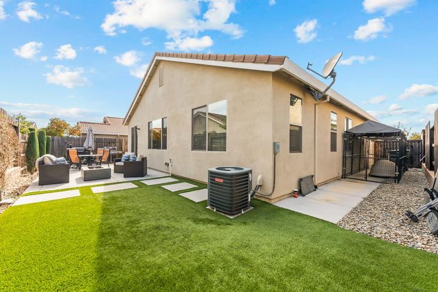 813 Stage Stop Loop, Rocklin, CA 95765