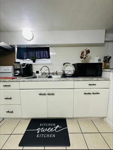 2727 N Oak Park Avenue, Chicago, IL 60707