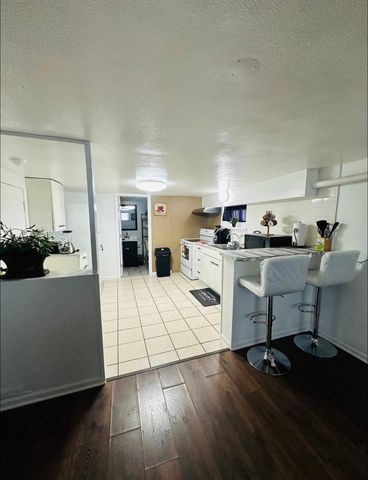 2727 N Oak Park Avenue, Chicago, IL 60707