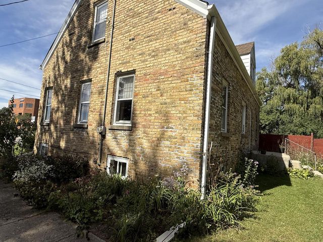 2786 S Moorland ROAD, New Berlin, WI 53151
