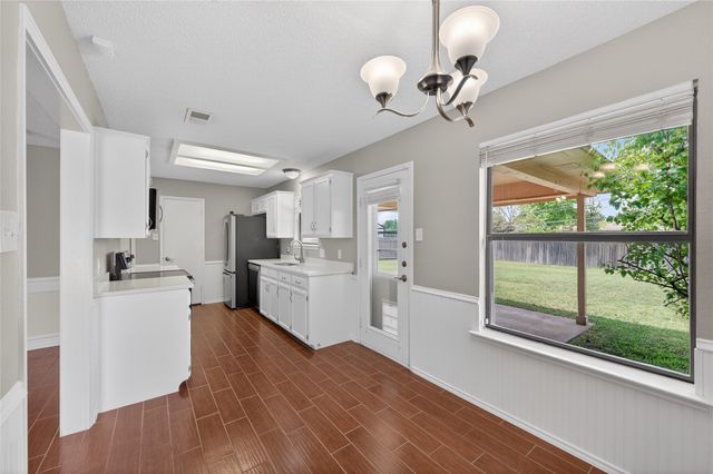 6637 Whitley Road, Watauga, TX 76148