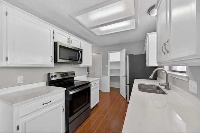 6637 Whitley Road, Watauga, TX 76148