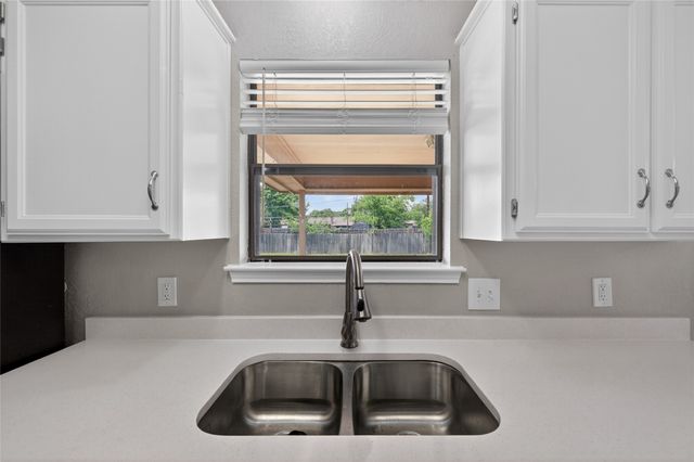 6637 Whitley Road, Watauga, TX 76148