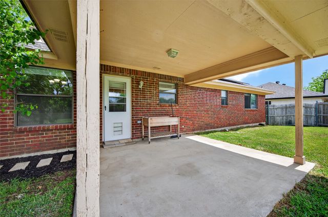 6637 Whitley Road, Watauga, TX 76148