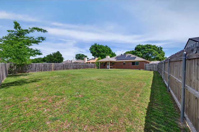 6637 Whitley Road, Watauga, TX 76148