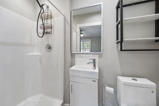 1411 Guthrie Avenue, Des Moines, IA 50316