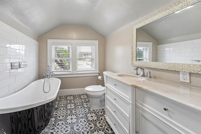 1411 Guthrie Avenue, Des Moines, IA 50316