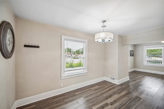 1411 Guthrie Avenue, Des Moines, IA 50316