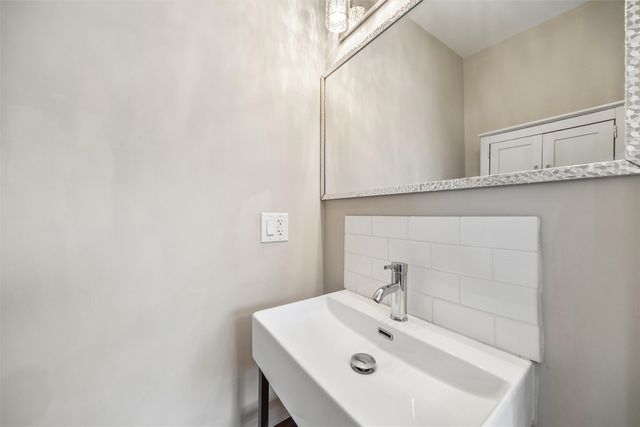 1411 Guthrie Avenue, Des Moines, IA 50316