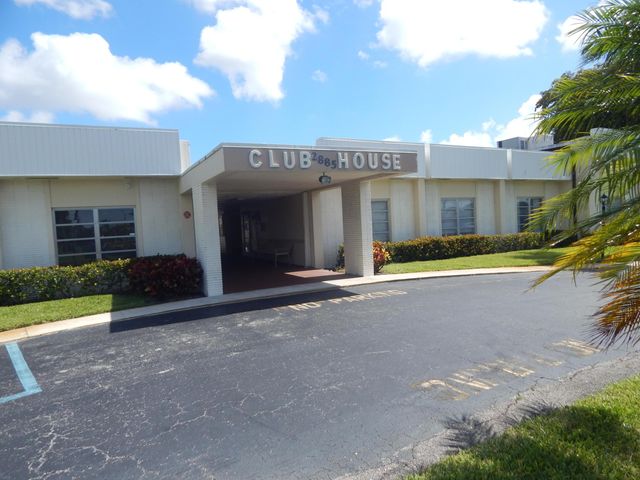 2930 E Ashley Dr Drive E B, West Palm Beach, FL 33415