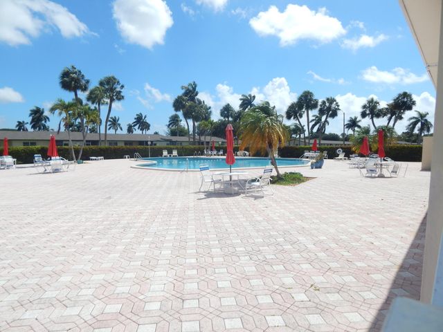 2930 E Ashley Dr Drive E B, West Palm Beach, FL 33415