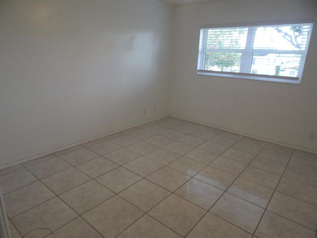 2930 E Ashley Dr Drive E B, West Palm Beach, FL 33415