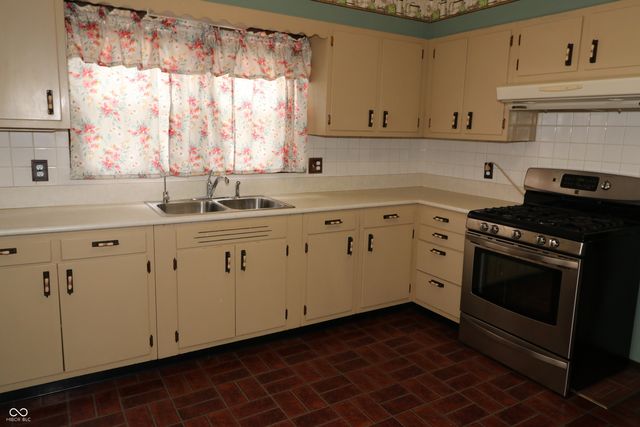 102 W Bryant Street, Greensburg, IN 47240