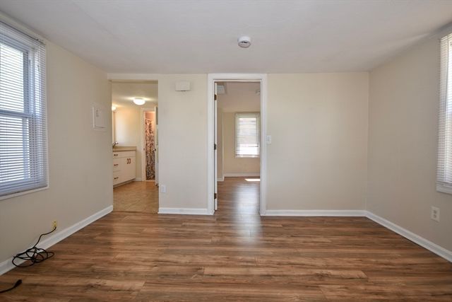 14 Longwood Ave, Wareham, MA 02558