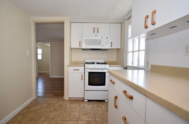 14 Longwood Ave, Wareham, MA 02558