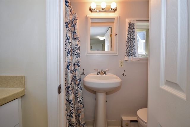 14 Longwood Ave, Wareham, MA 02558