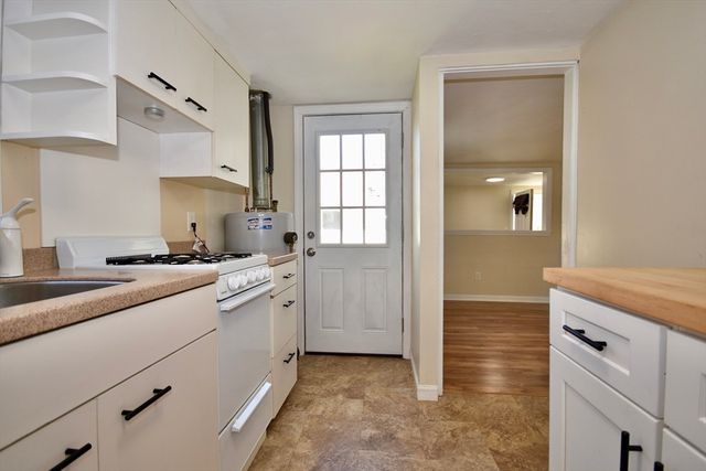 14 Longwood Ave, Wareham, MA 02558