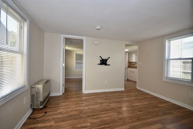 14 Longwood Ave, Wareham, MA 02558