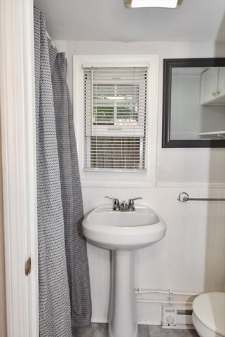14 Longwood Ave, Wareham, MA 02558