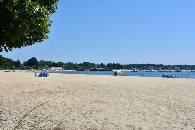 14 Longwood Ave, Wareham, MA 02558