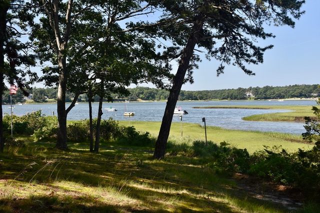 14 Longwood Ave, Wareham, MA 02558