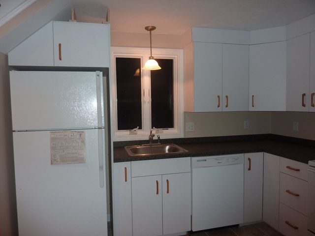 14 Longwood Ave, Wareham, MA 02558