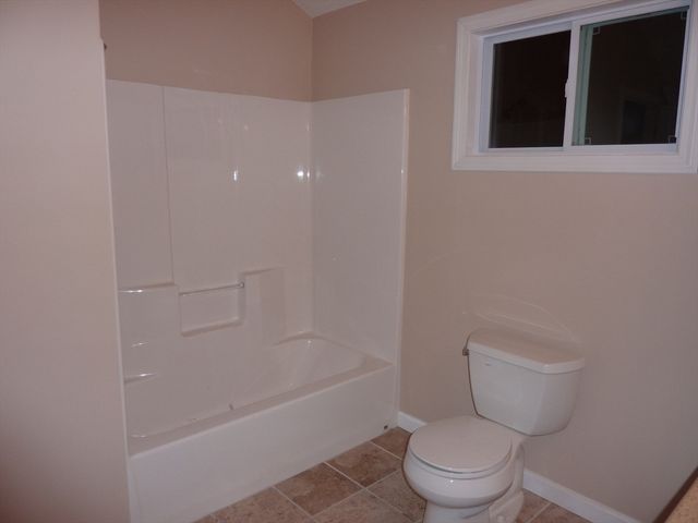 14 Longwood Ave, Wareham, MA 02558