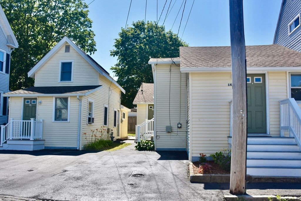 14 Longwood Ave, Wareham, MA 02558