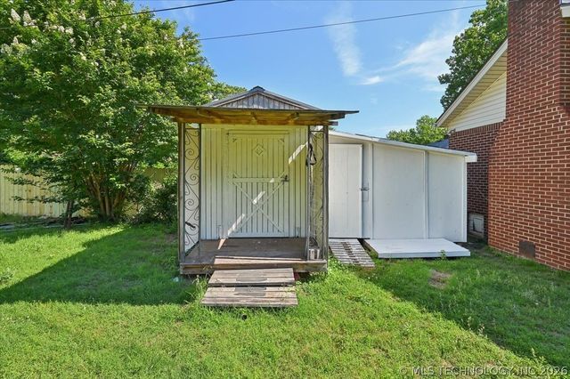 564 S Sandusky Avenue, Tulsa, OK 74112