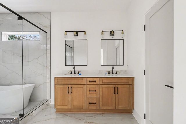 327 Ohm Avenue, Scottdale, GA 30079