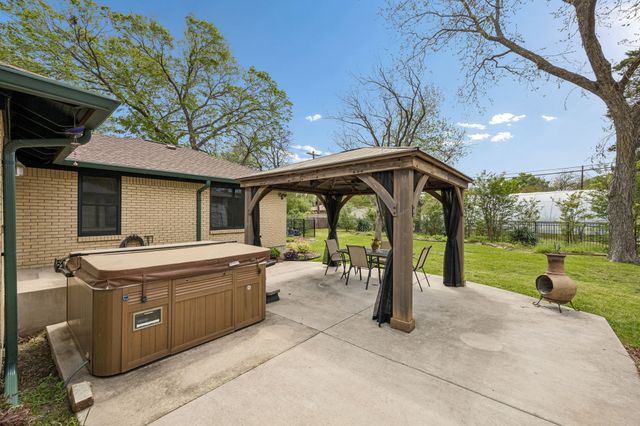 1131 Wicklow Drive, Dallas, TX 75218