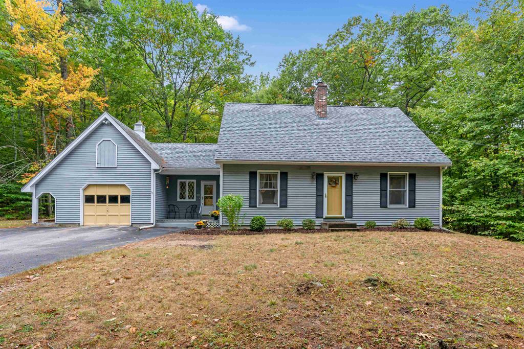 23 Friar Tuck Way, Wolfeboro, NH 03894