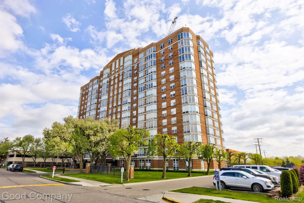 250 E HARBORTOWN Drive 902, Detroit, MI 48207