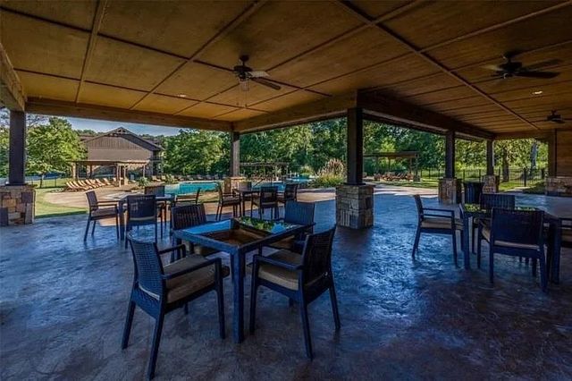 33 Pinehills, Gordonville, TX 76245