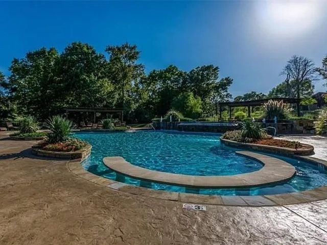 33 Pinehills, Gordonville, TX 76245