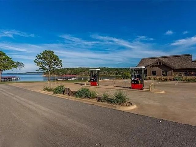 33 Pinehills, Gordonville, TX 76245