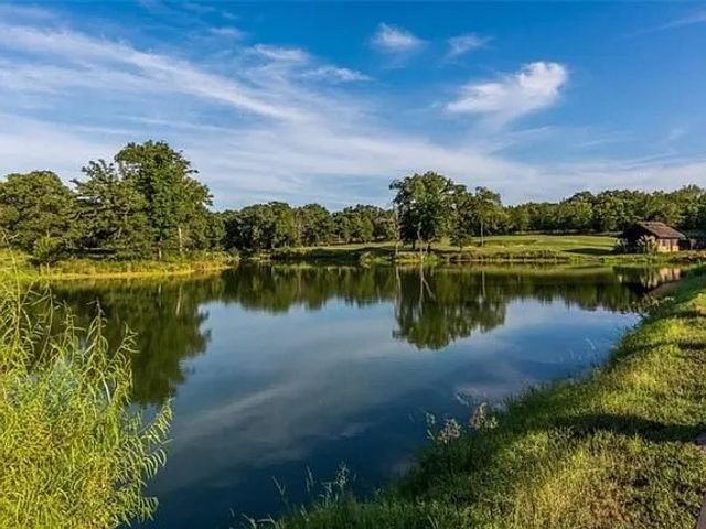 33 Pinehills, Gordonville, TX 76245