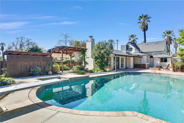 527 W Palm, Redlands, CA 92373