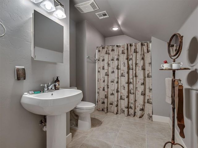 1100 Woodrow Court, Norman, OK 73072