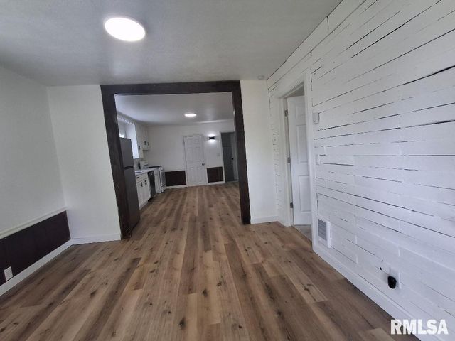 1406 S 12TH Street, Pekin, IL 61554